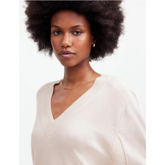 Madewell Cashmere V-Neck Sweater In Heather Oat - Picture 5 of 12